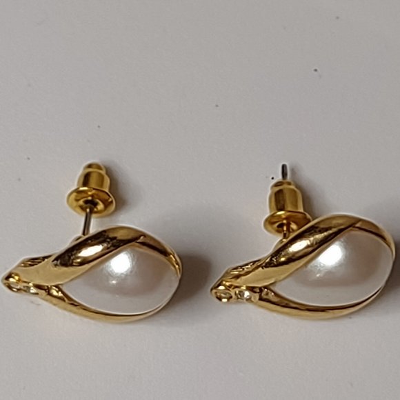 Gold Tone Teardrop Shaped Avon Earrings - Picture 7 of 12